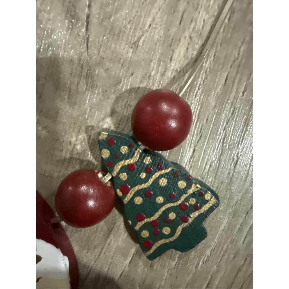 Vintage Gold Chain w Handpainted Wood Santa Christmas Tree and Red Balls - Picture 4 of 5